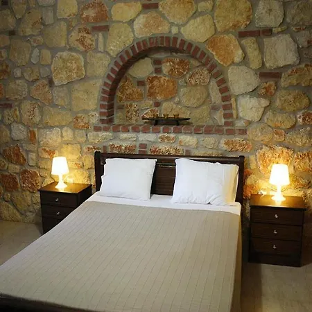 Stonehouse Ioannis Psakoudia